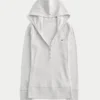 Langermet Henley med hette