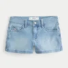 Lav midje, lys vask, blomsterbroderte denim shorts