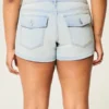 Lav midje, lysvasket denimshorts