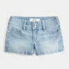 Lav midje, lysvasket denimshorts