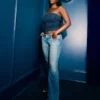 Lav midje, medium vask, broderte blomster, bootcut-jeans
