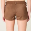 Lav midje shorts i imitert semsket skinn