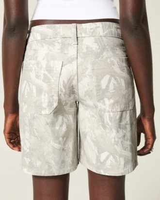Lavt sittende baggy shorts i kamuflasje