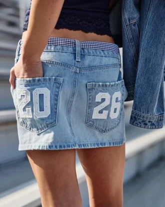 Lavt sittende Class of ’26 denim miniskjørt