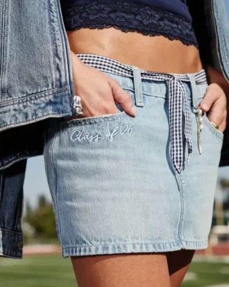 Lavt sittende Class of ’26 denim miniskjørt