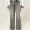 Lavt sittende grå bootcut-jeans
