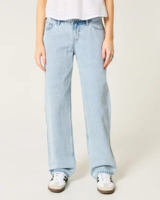Lavt sittende, lyse, løse jeans