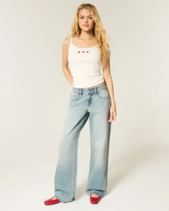 Lavt sittende, lysvaskede baggy jeans