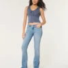 Lavt sittende, lysvaskede bootcut-jeans