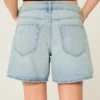 Lavt sittende, lysvasket, brettet linning, baggy denimshorts 5″