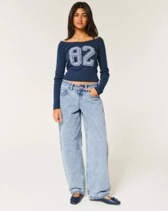 Lavt sittende, lysvasket, koniske baggy jeans