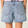 Lavt sittende, mediumvasket, foldbar midje, baggy denimshorts 5″