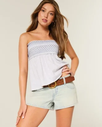 Lavt sittende minishorts i lys denim