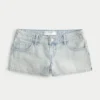 Lavt sittende minishorts i lys denim