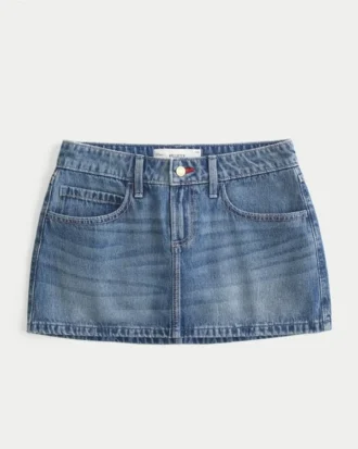Lavt sittende miniskjørt i denim med røde sømmer