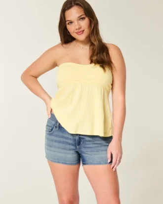 Lavt sittende shorts i medium vask