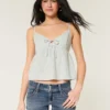 Lavt sittende shorts i mediumvasket denim
