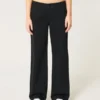Lavt sittende, svarte baggy jeans