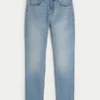 Lysvasket atletisk skinny jeans