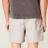 Midt-lårshorts i linblanding