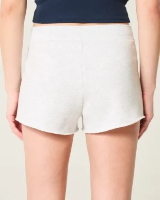 Mini fleece-shorts med grafisk nummer