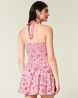 Mini-kjole med lav midje og halterneck