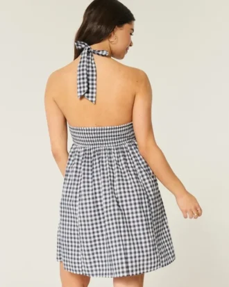 Mini-kjole med åpen rygg og halterneck
