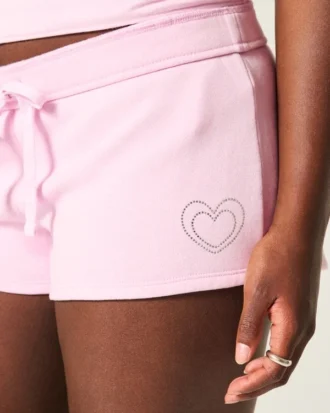 Mini-shorts i fleece med hjerte-grafikk