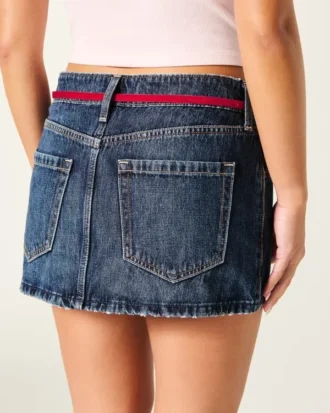 Mini-skjørt i denim med lav midje og bånd