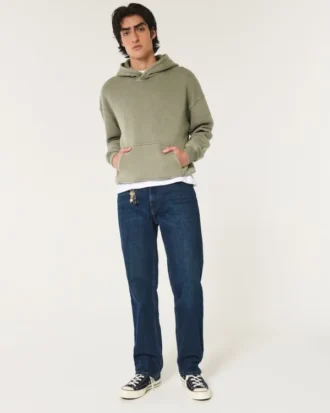 Mørkvaskede, løse jeans