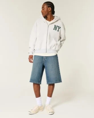 Mørkvaskede, superbaggy denimshorts under kneet
