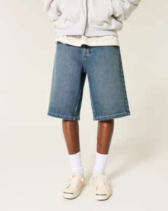 Mørkvaskede, superbaggy denimshorts under kneet