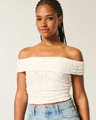 Off-shoulder-top med blonder