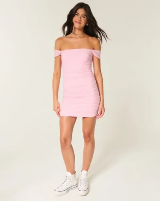 Off-the-shoulder bodycon-kjole i mesh