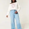 Off-the-shoulder-genser med grafisk trykk fra Indiana University