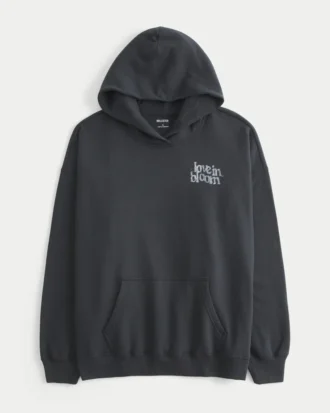 Oversized hettegenser med sommerfuglmotiv