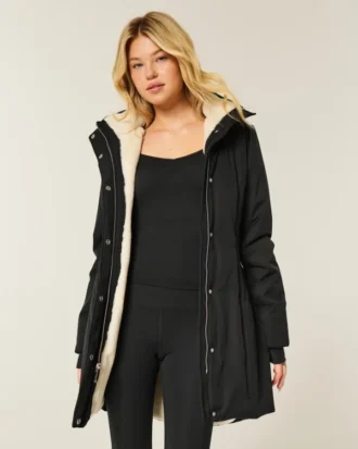 Parkas med fuskepelsfôr