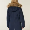 Parkas med fuskepelsfôr