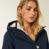 Parkas med fuskepelsfôr