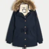 Parkas med fuskepelsfôr