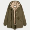 Parkas med fuskepelsfôr