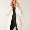 Pufferparkas med fuskepelsfôr