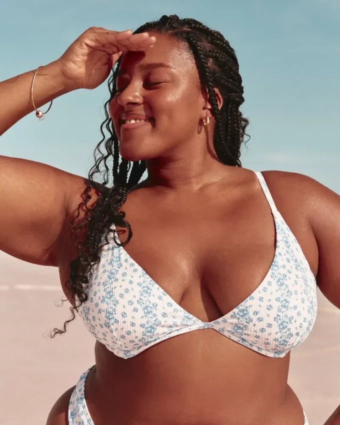 Ribbet bikini-top med bøyle