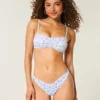 Ribbet bikini-top med rund hals