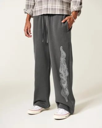 Superbaggy joggebukse med dobbelt flamme-grafikk