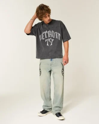 Tung baggy kort fotball-T-skjorte med Detroit-grafikk