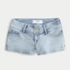 Ultra lav midje, lysvasket shorts