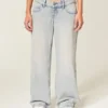 Ultra lavt sittende, lysvasket baggy jeans