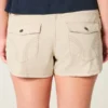 Ultra lavt sittende minishorts i khaki twill