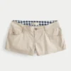 Ultra lavt sittende minishorts i khaki twill